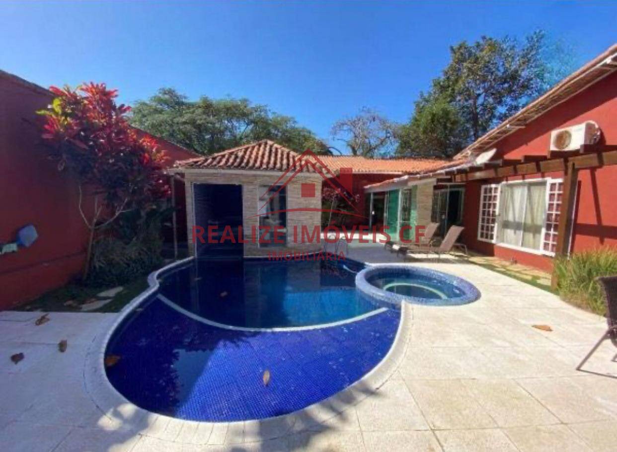 Casa de Condomínio à venda com 4 quartos, 200m² - Foto 1