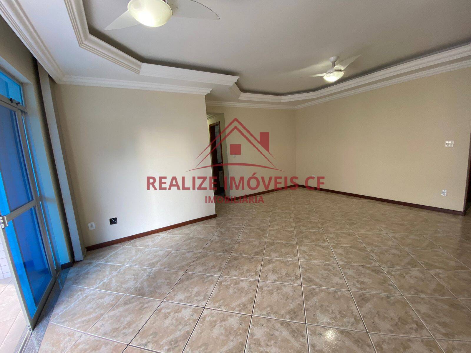 Apartamento à venda com 3 quartos, 90m² - Foto 2
