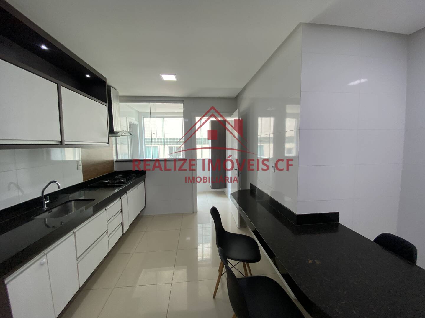 Apartamento para alugar com 3 quartos, 188m² - Foto 4