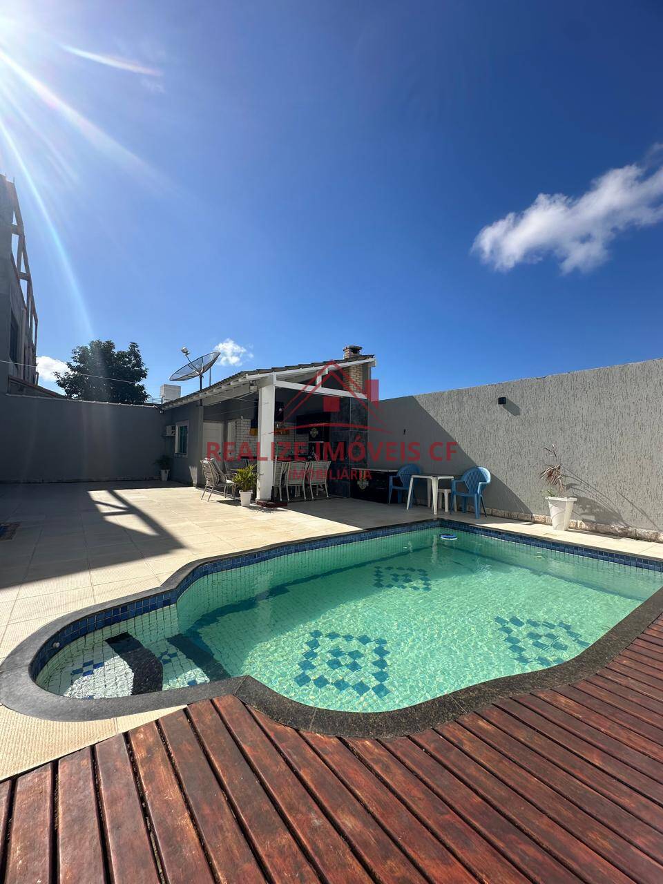 Casa para alugar com 3 quartos, 285m² - Foto 2