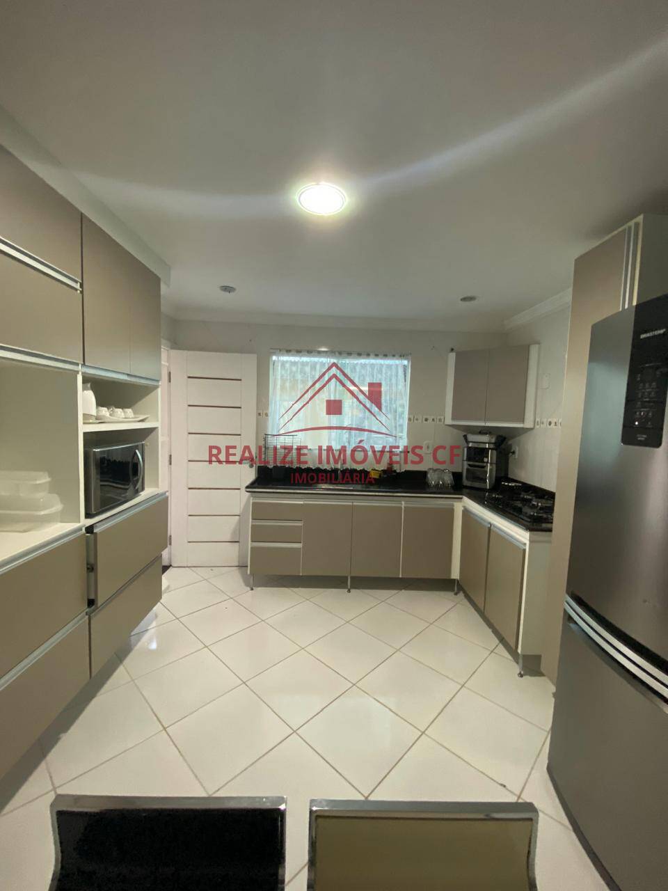 Casa para alugar com 3 quartos, 285m² - Foto 19