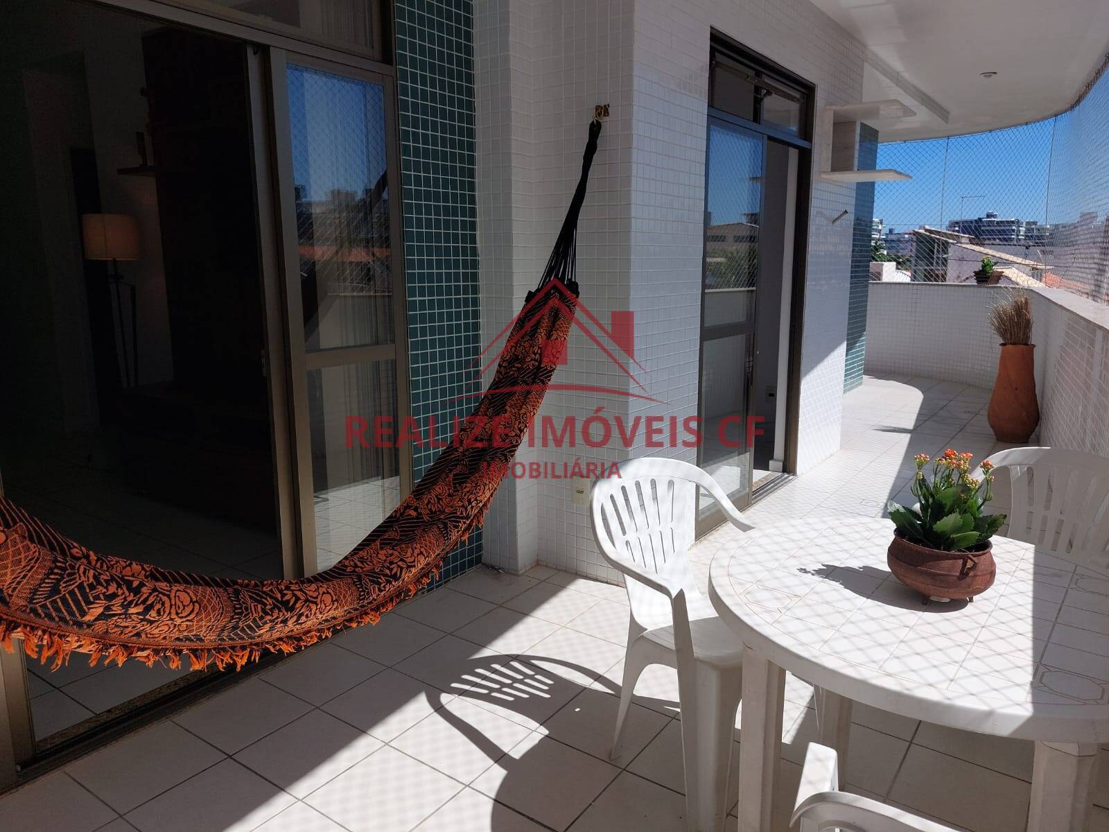 Apartamento para alugar com 3 quartos, 90m² - Foto 2
