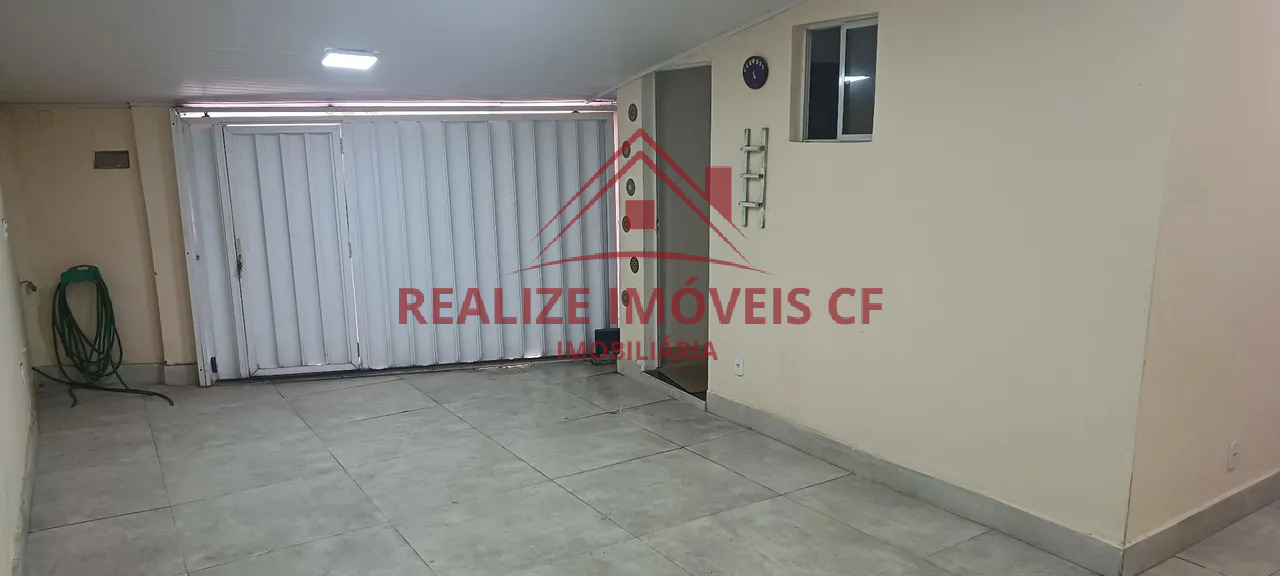 Casa para alugar com 3 quartos, 300m² - Foto 2
